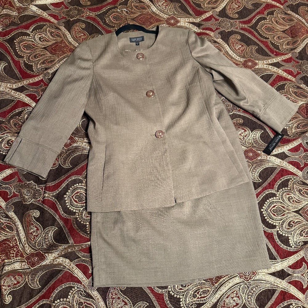 John Meyer Beautiful Skirt Suit Size 10